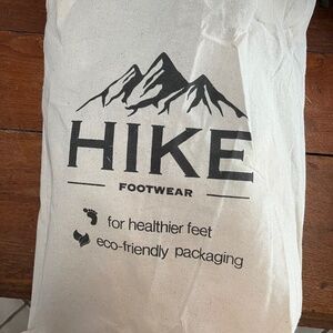 Women’s Size 8 Hike Footwear Brand NEW